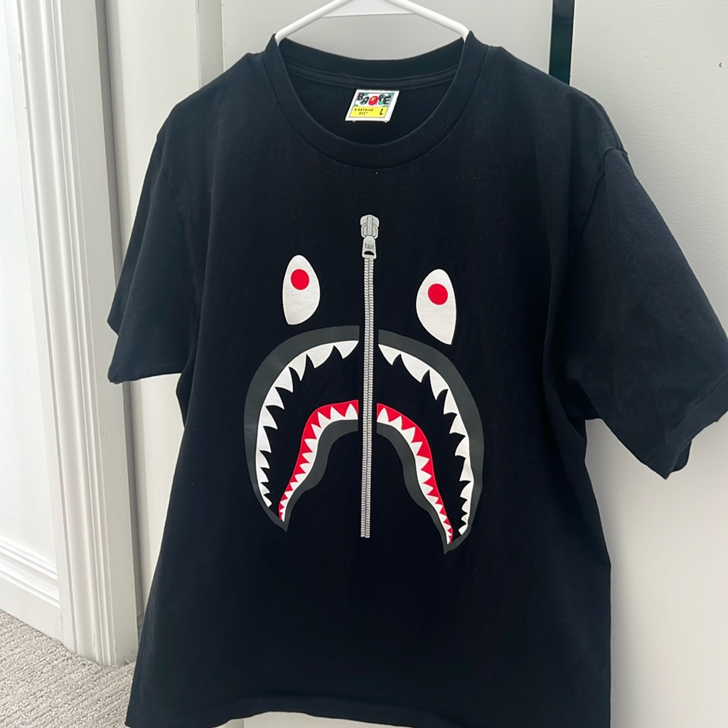 A Bathing Ape Mens T Shirt Sz Large. Excellent Condition.